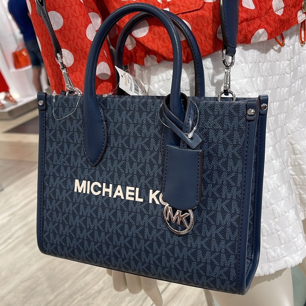Michael Kors Mirella Small Signature Logo Shopper TZ Crossbody XBODY Bag
Admiral - Picture 2 of 16